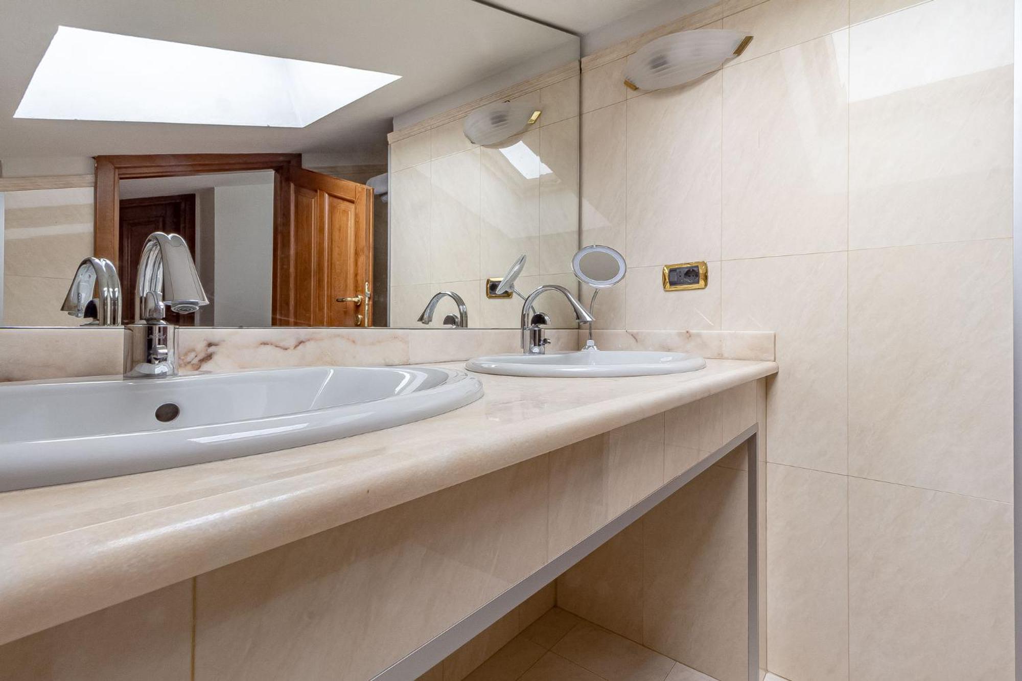 סאסארי Exclusive Roth Apartments מראה חיצוני תמונה
